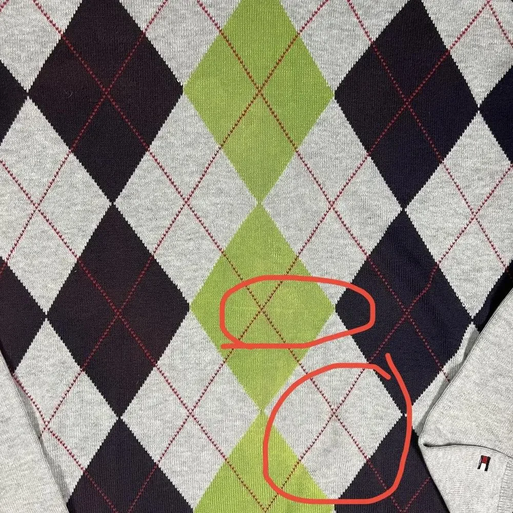 Tommy Hilfiger diamond argyle V-neck sweater - Picture 5 of 5